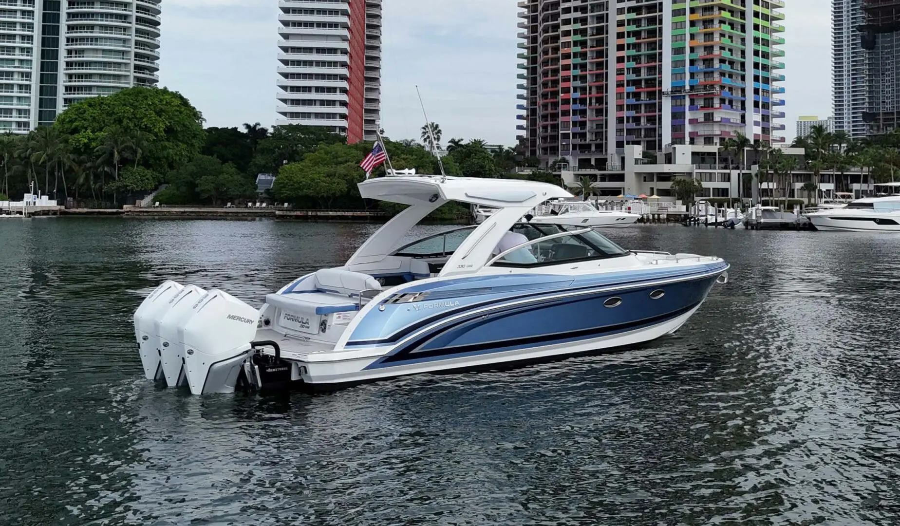 2023 Formula 330 crossover bowrider ob