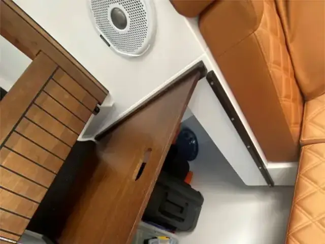 Axopar 37 Sports Cabin