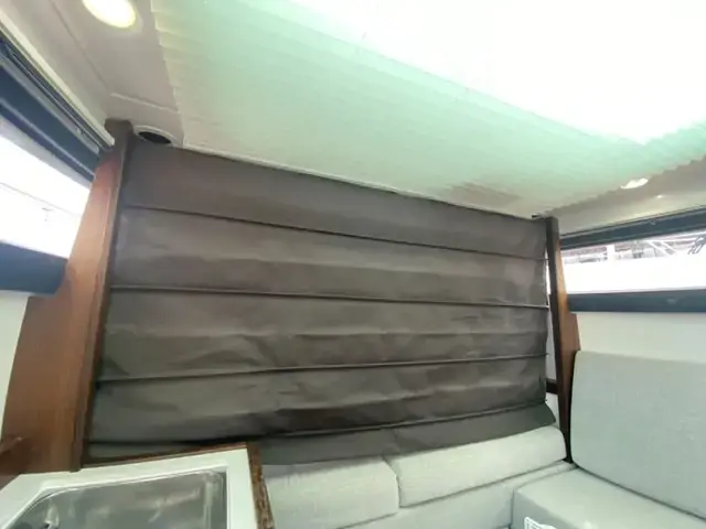 Axopar 37 Sports Cabin