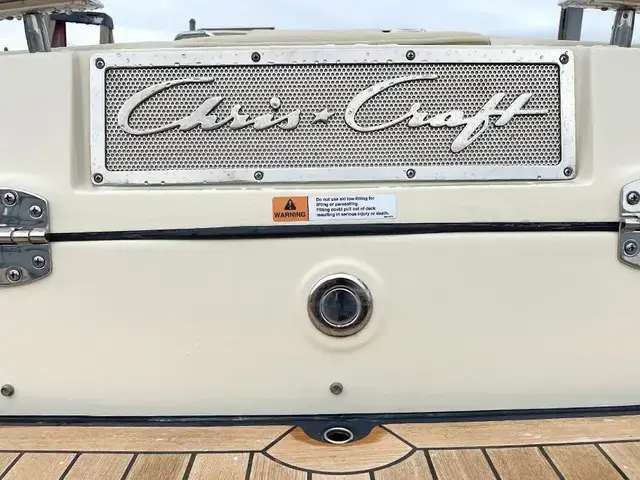 Chris-Craft Launch 27