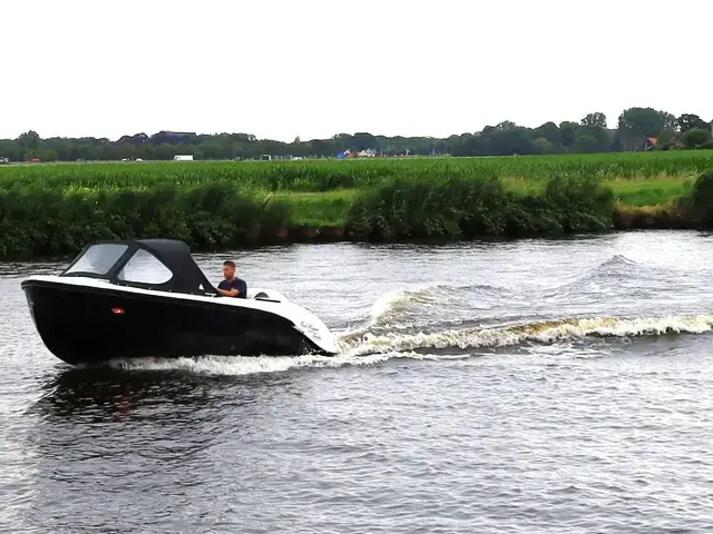 Oud Huijzer 580 tender