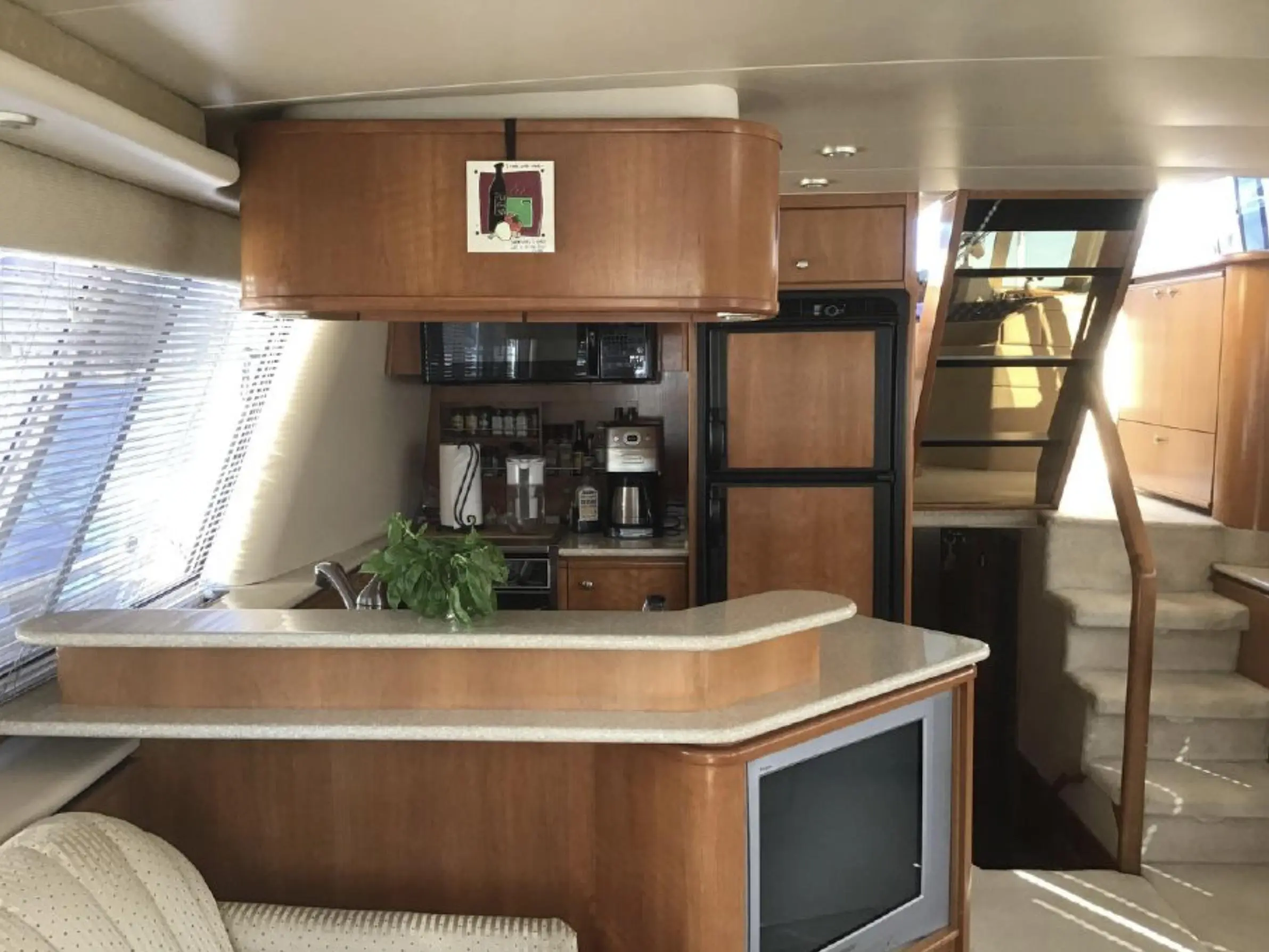 2004 Meridian 490 pilothouse