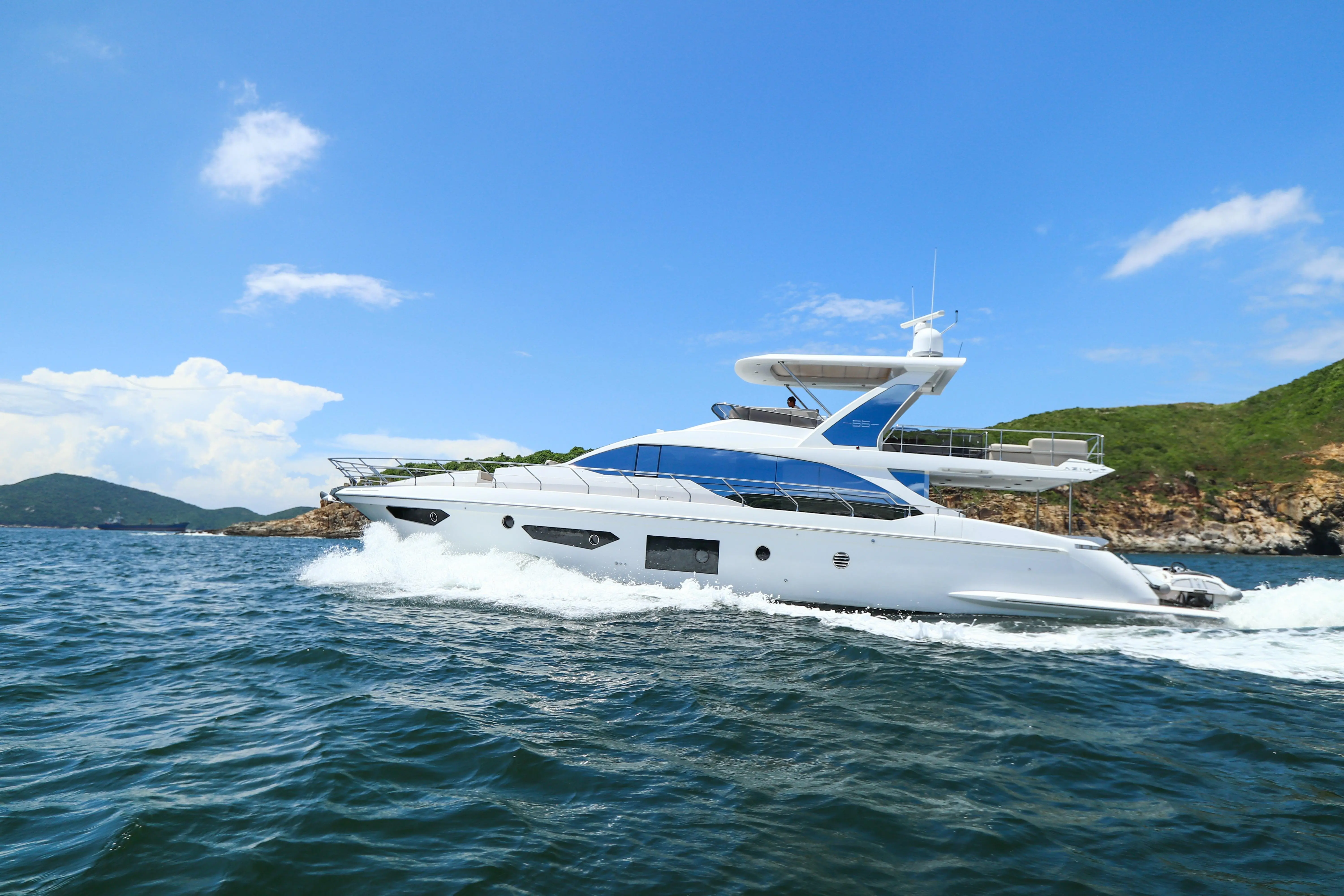 2019 Azimut 66