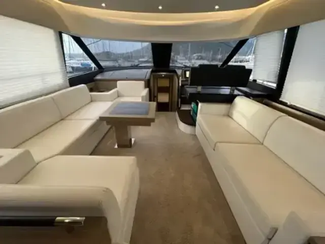 Prestige 560