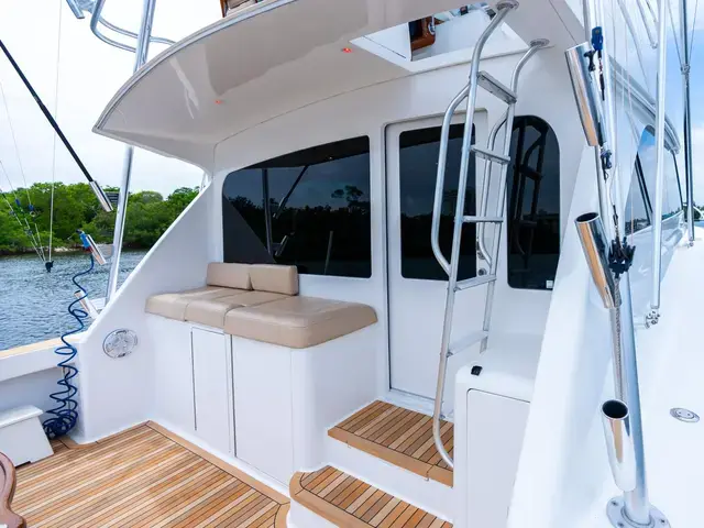 Viking Yachts 52'