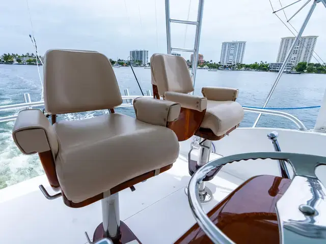 Viking Yachts 52'