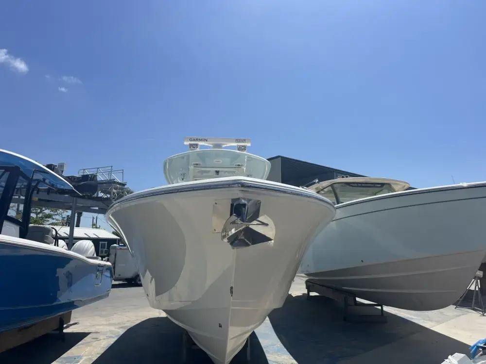 2021 Cobia Boats 320 cc