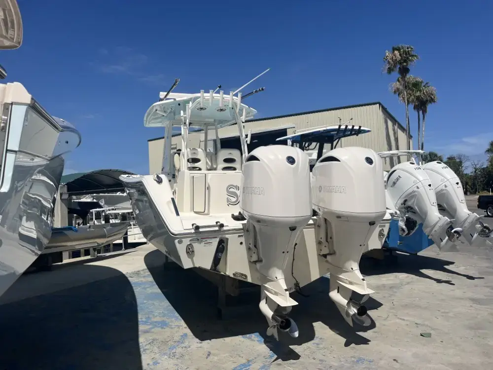 2021 Cobia Boats 320 cc