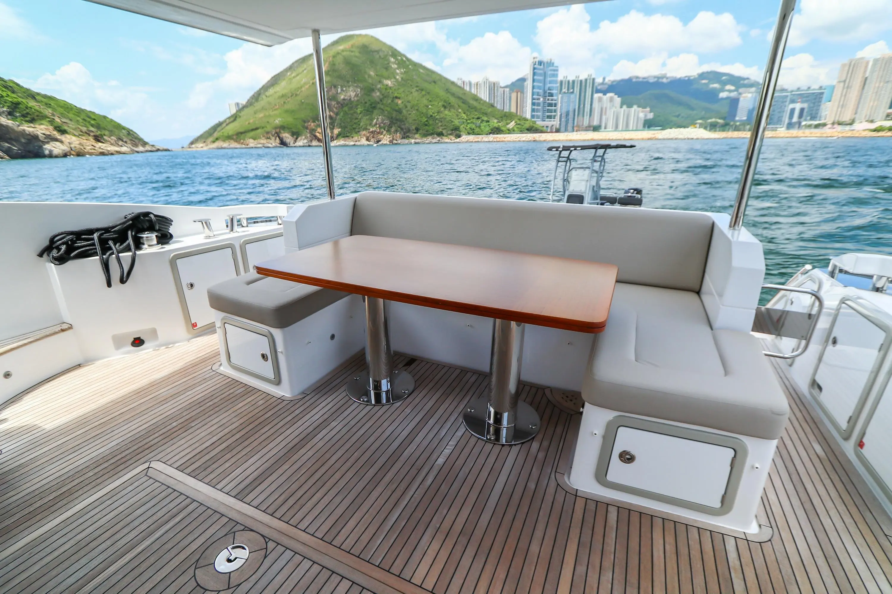 2019 Azimut 66