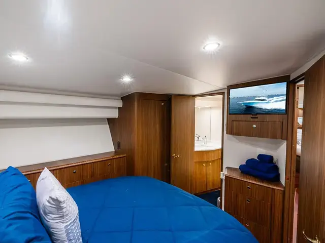 Viking Yachts 52'