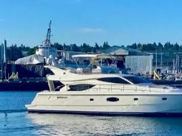 Ferretti Yachts 55'