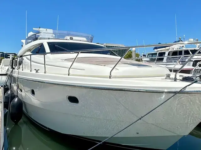 Ferretti Yachts 550