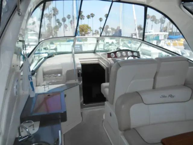 Sea Ray 33