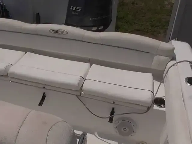 Sea Hunt Boats 196 Ultra