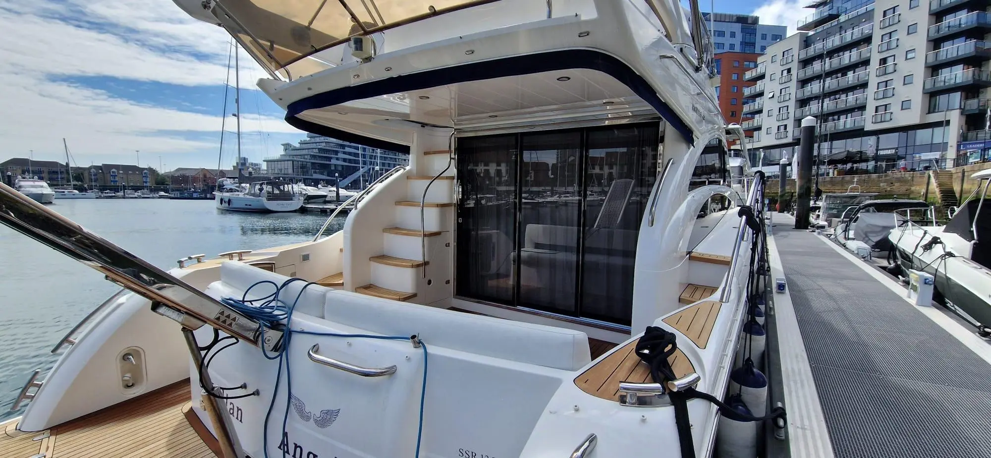 2007 Princess 42 flybridge