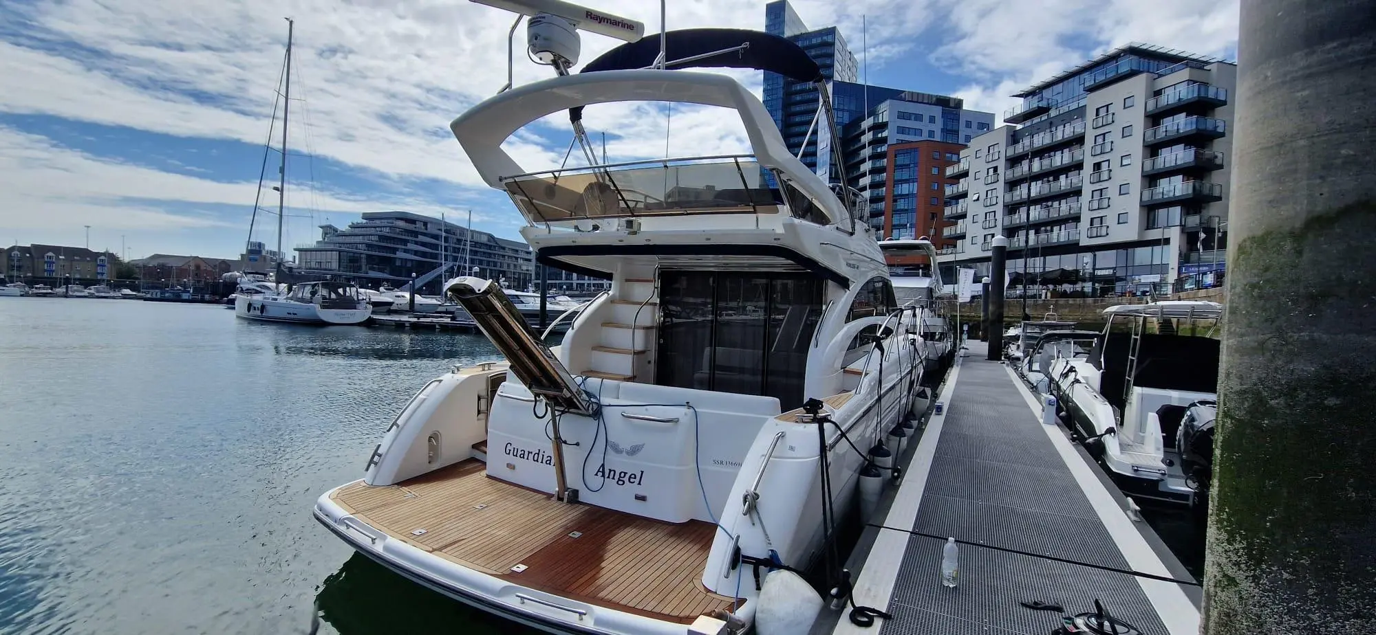 2007 Princess 42 flybridge