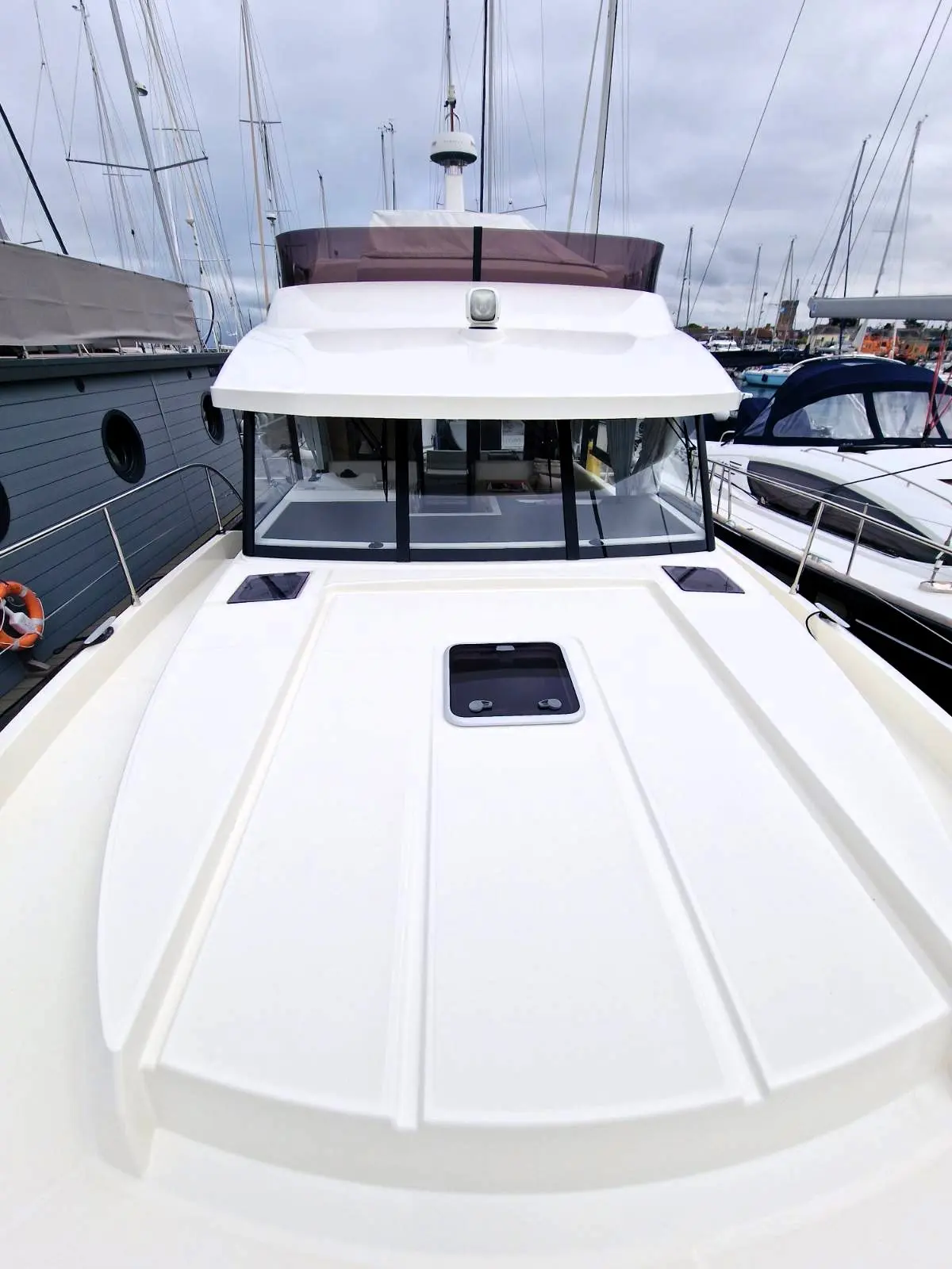 2020 Beneteau swift trawler 41 fly