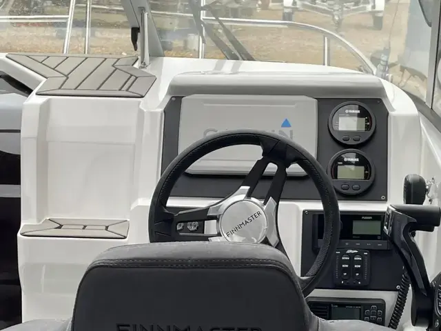 Finnmaster T6 Day Cruiser