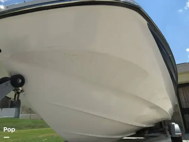 Bayliner 215 Deck Boat