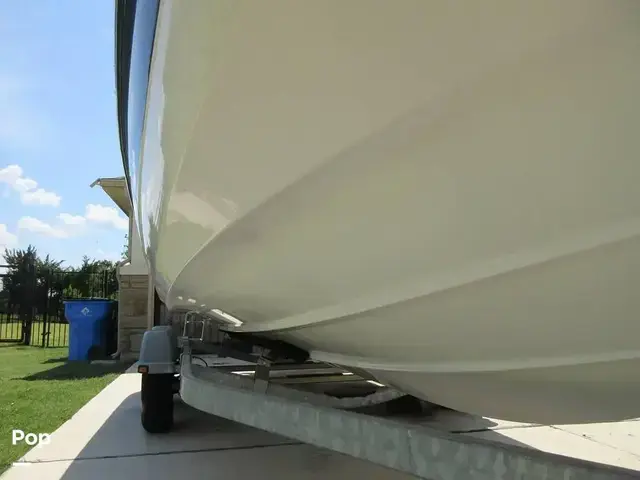 Bayliner 215 Deck Boat