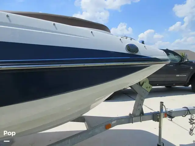 Bayliner 215 Deck Boat