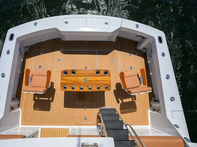 Hatteras Convertible