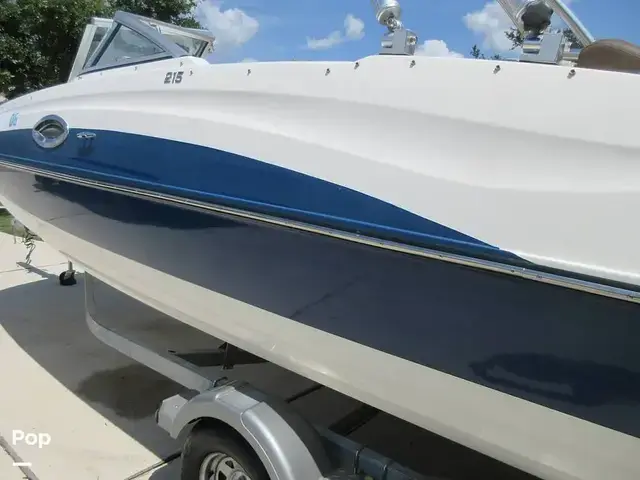 Bayliner 215 Deck Boat