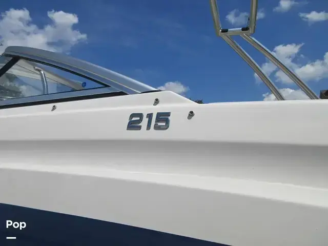 Bayliner 215 Deck Boat