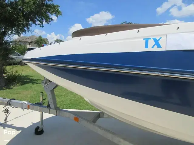 Bayliner 215 Deck Boat