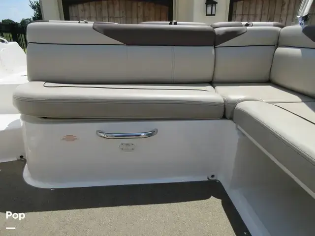 Bayliner 215 Deck Boat