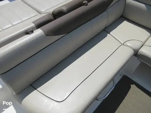 Bayliner 215 Deck Boat