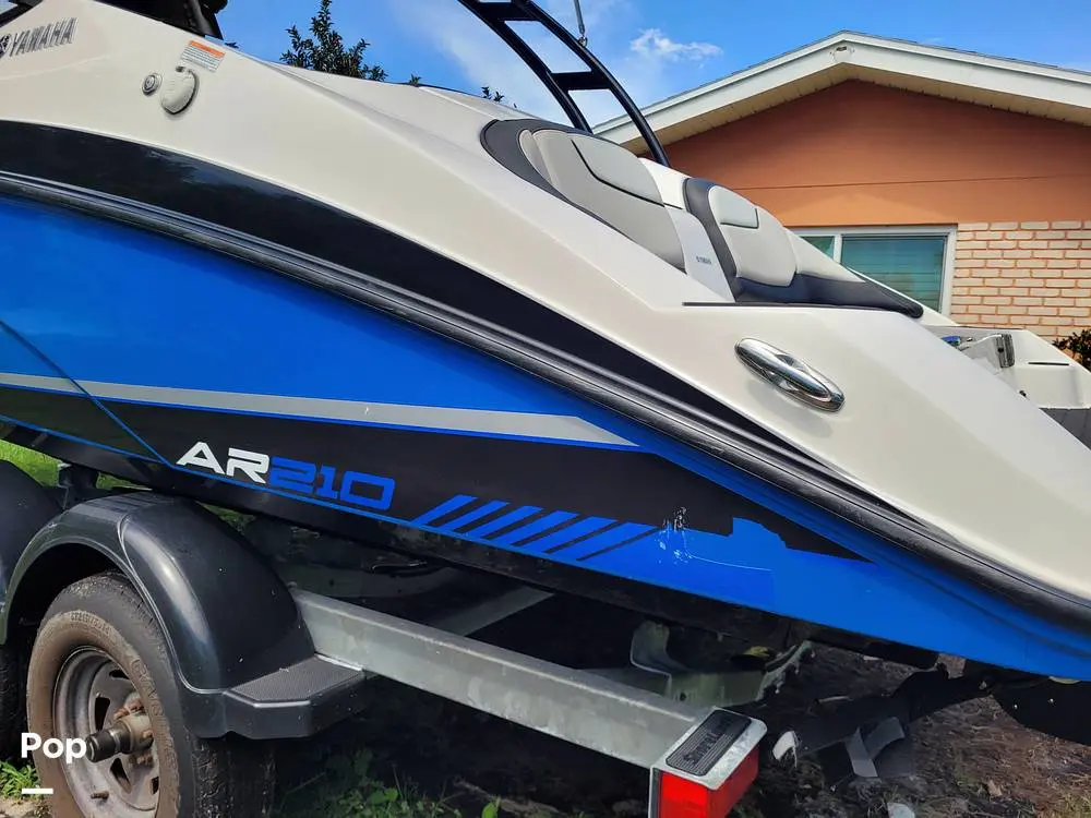 2017 Yamaha ar 210