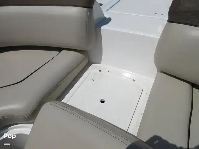 Bayliner 215 Deck Boat