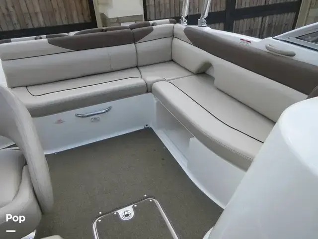 Bayliner 215 Deck Boat