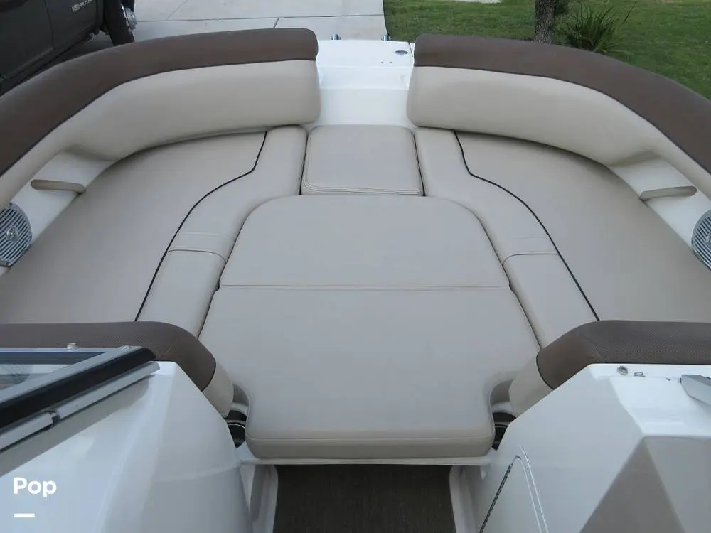 2014 Bayliner 215 deck boat