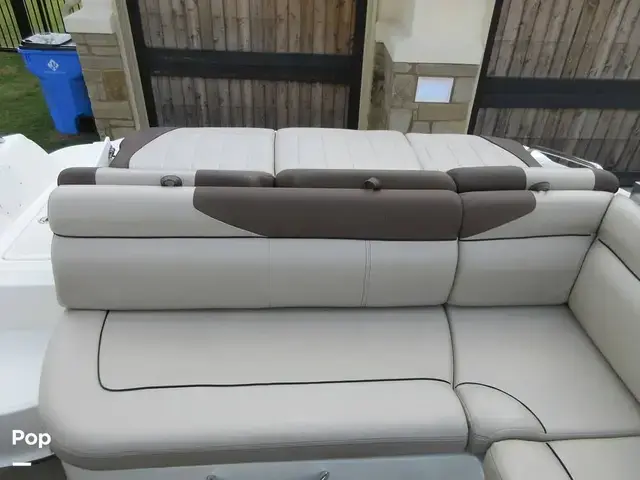 Bayliner 215 Deck Boat