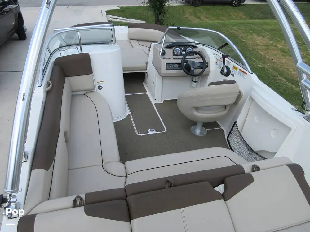 2014 Bayliner 215 deck boat