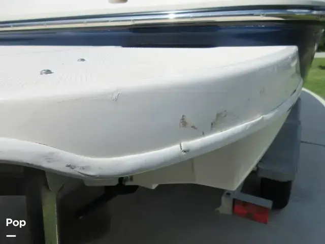 Bayliner 215 Deck Boat