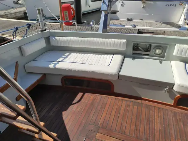 Fairline 43