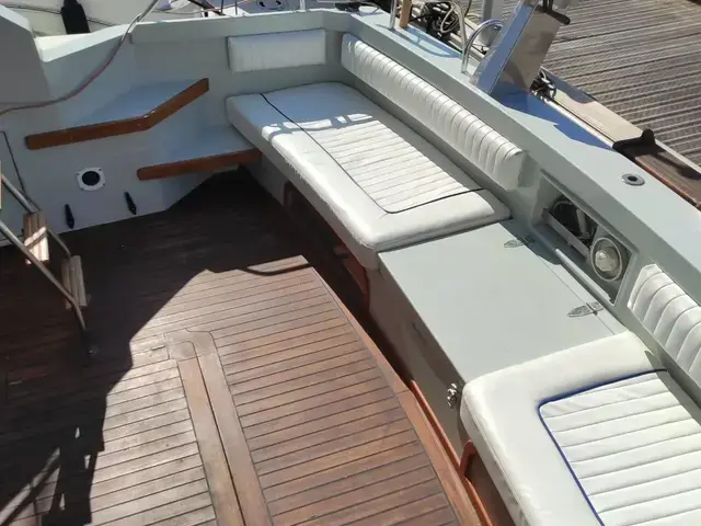 Fairline 43