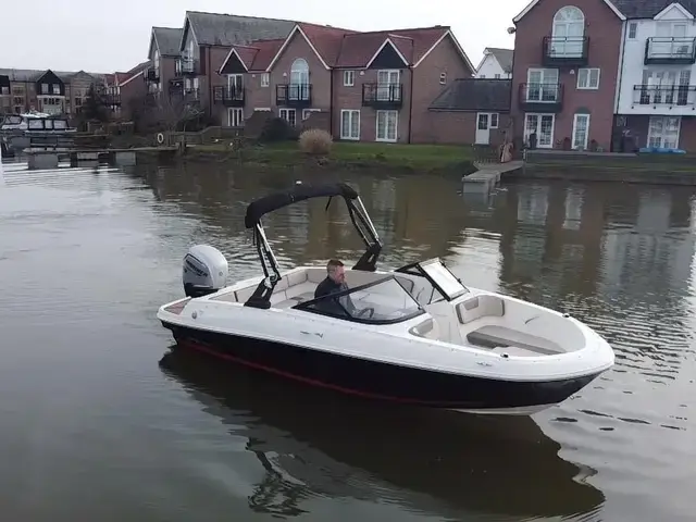 Bayliner VR4