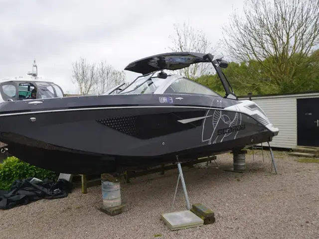 Scarab Boats 285 Wake ID