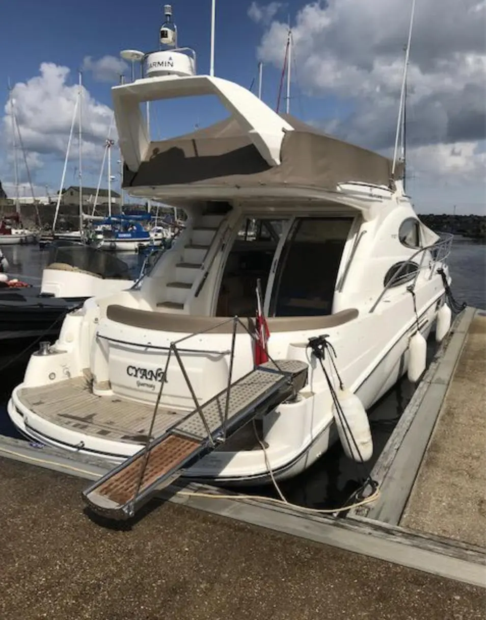 2008 Sealine f37