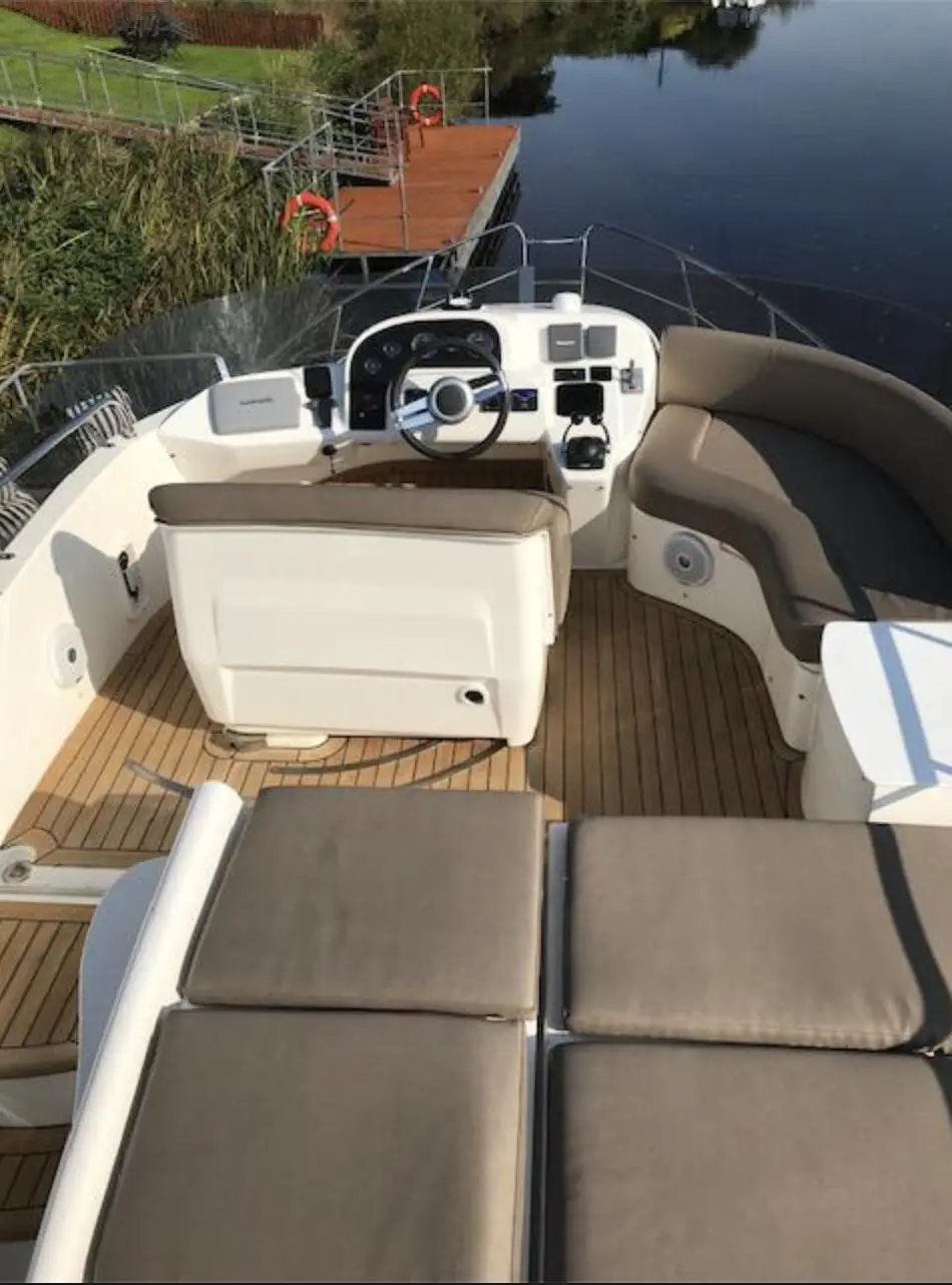 2008 Sealine f37