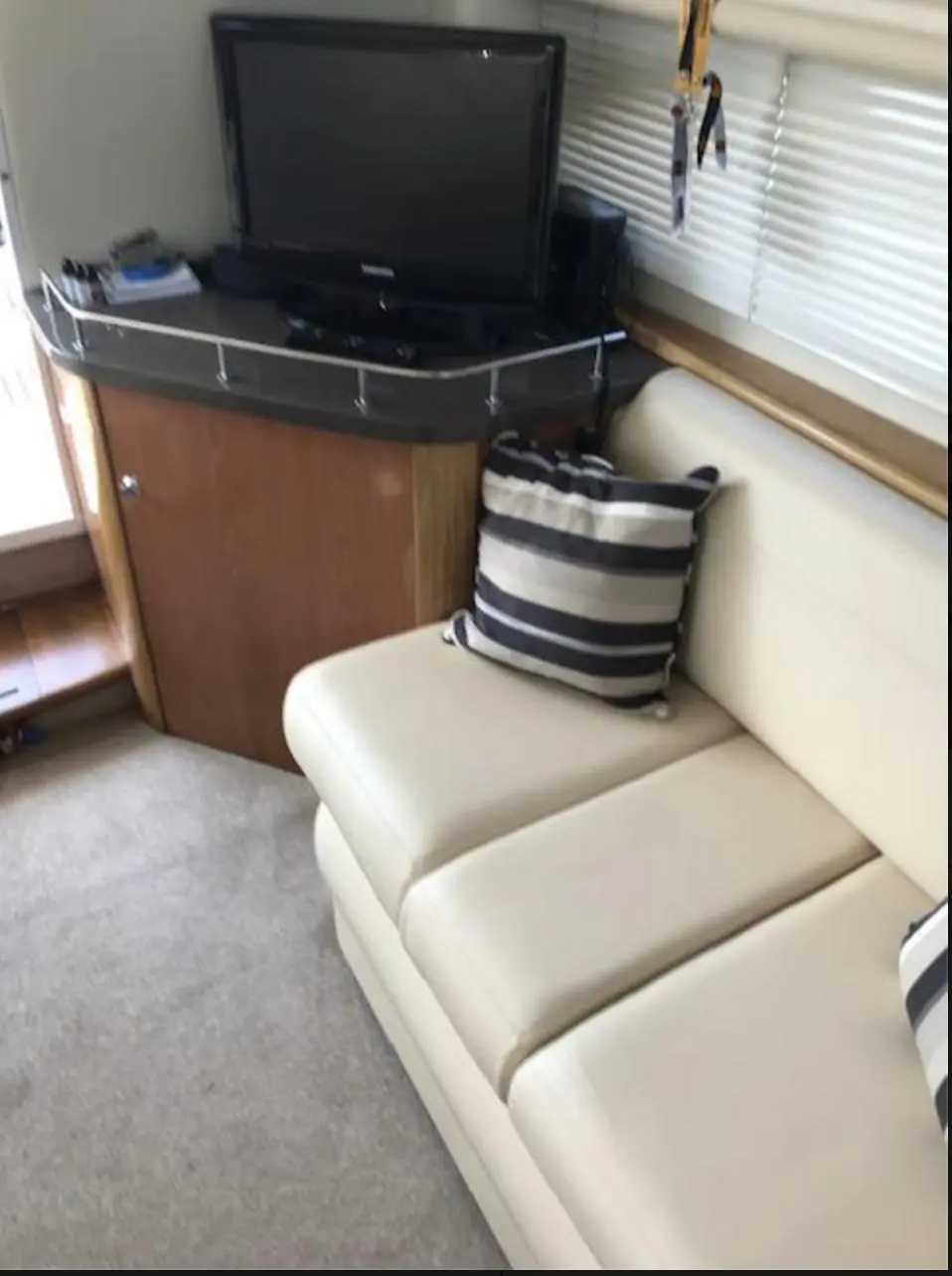 2008 Sealine f37