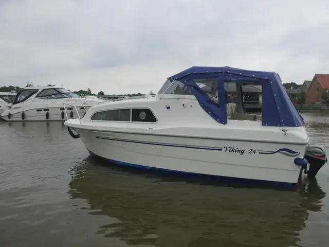 Viking 24 Cockpit Cruiser