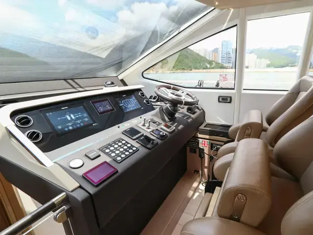 Azimut 66