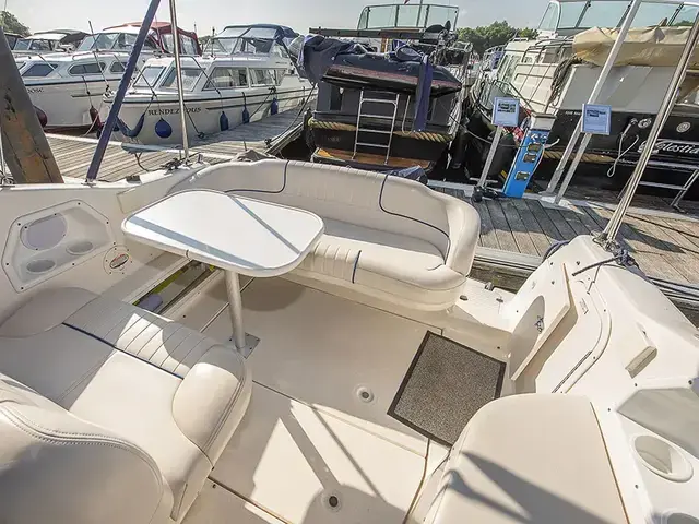 Chaparral 240 Signature