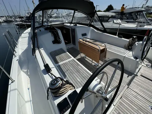 Jeanneau Sun Odyssey 380