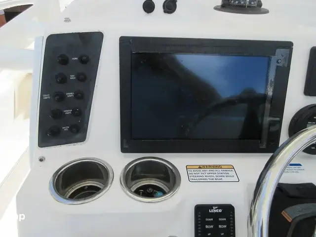 Robalo 246 Cayman SD